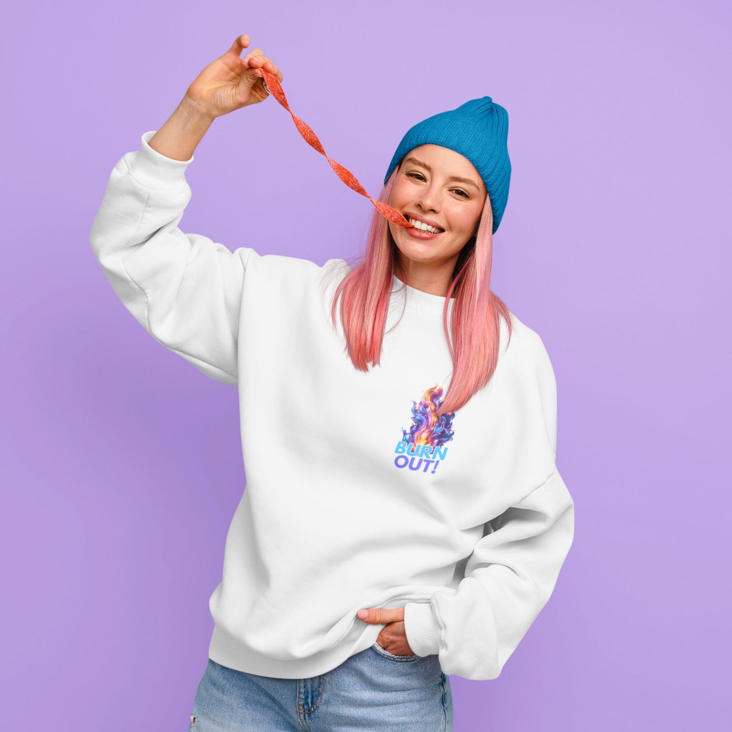 Burnout Sweatshirt in white, made from organic cotton. Model presenting sweatshirt.