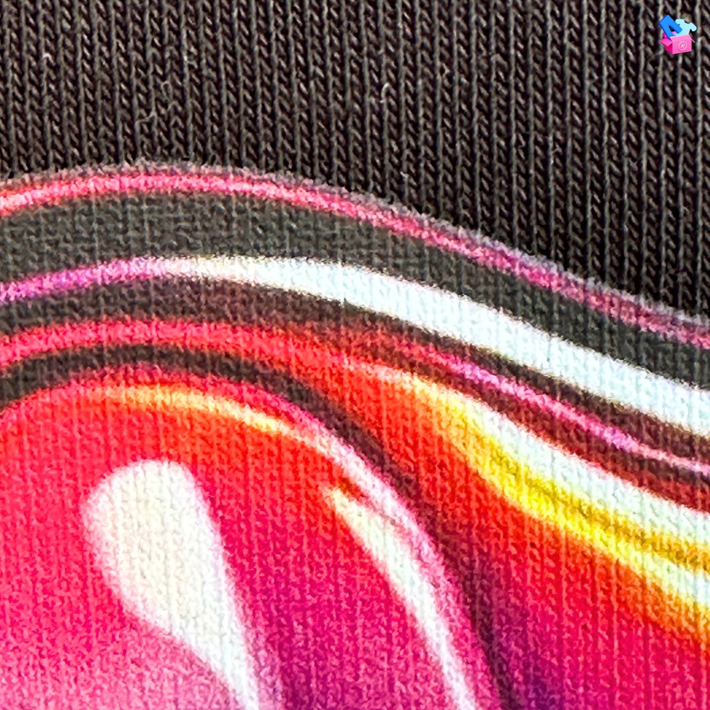 Drop-dead Gorgeous Sweatshirt in black, made from organic cotton. Close up of the fabric and print.
